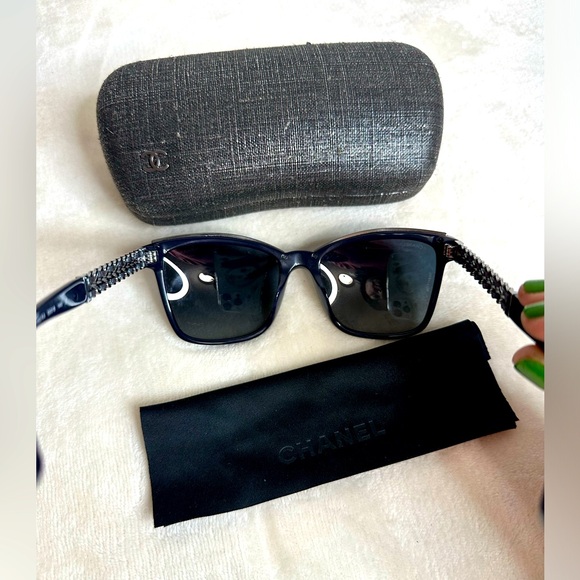 CHANEL Sunglasses size 140 Medium - Picture 6 of 7
